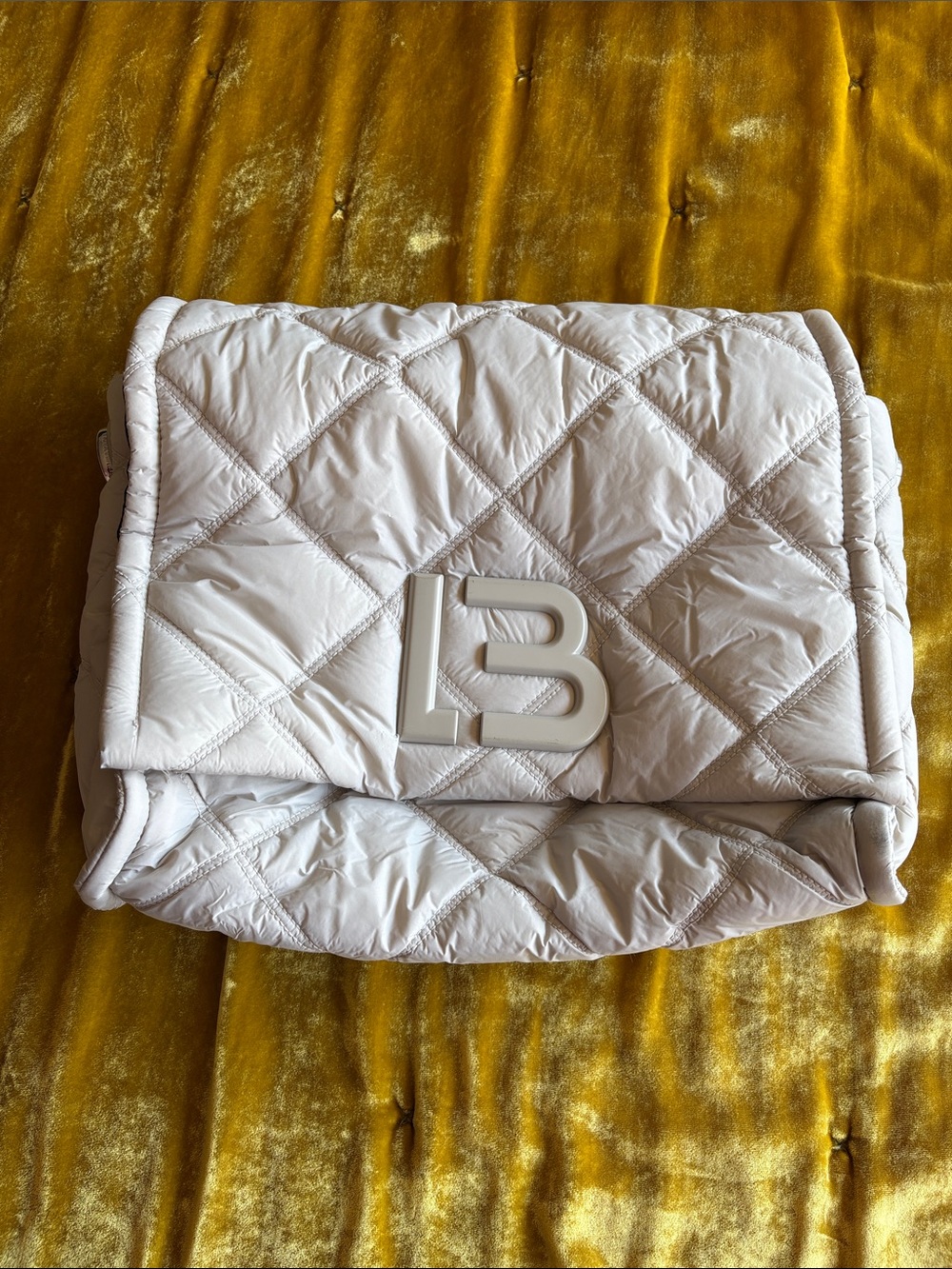 Bimba y Lola White Puffer Bag with Flap with Silver Chain Shoulder Strap